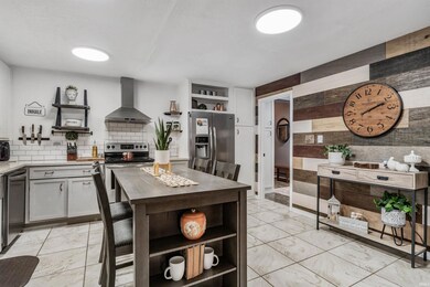 9110 E Orchard Ln, Churubusco, IN 46723 - photo 4