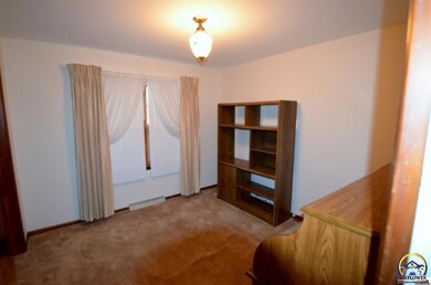 1109 SW Armagh St, Topeka, KS 66611 - photo 5