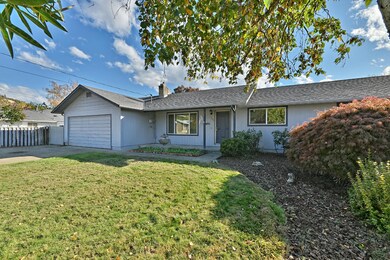 1221 Adele Dr, Grants Pass, OR 97526 - photo 2