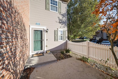 843 Mystic Pointe Dr unit 843, Lewis Center, OH 43035 - photo 4