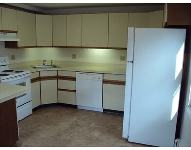 2 Goldenrod Ct unit 2, South Grafton, MA 01560 - photo 6