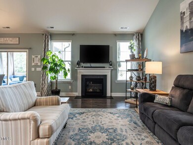 006-1280x960-family-room