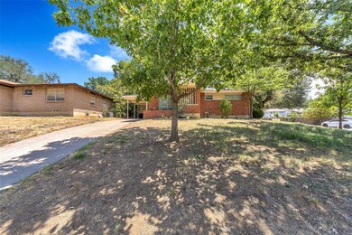 300 Myrtle Dr, Hurst, TX 76053 - photo 3