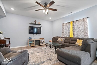 6536 W Shoreline Ct, Greenfield, IN 46140 - photo 7