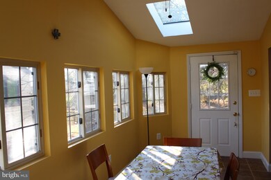 9115 Goldamber Garth, Columbia, MD 21045 - photo 5