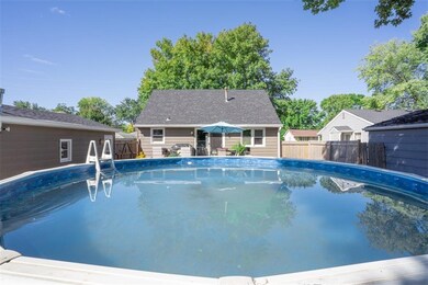 2515 E 25th St, Des Moines, IA 50317 - photo 3