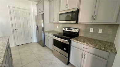 3034 Royal Gardens Ave, Fort Myers, FL 33916 - photo 2