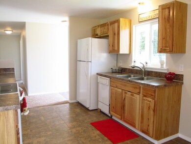 8640 Pepperidge Ln SE, Yelm, WA 98597 - photo 3