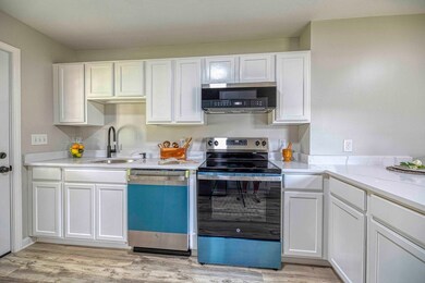 41 Missile Loop, Swansea, MA 02777 - photo 5