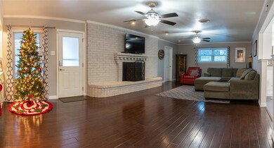 2004 Maplewood Dr, Gainesville, TX 76240 - photo 7