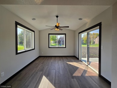 807 Pondview Dr, Arlington, MN 55307 - photo 7