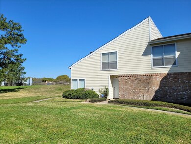 7867 Green Lawn Dr unit 7867, Houston, TX 77088 - photo 2