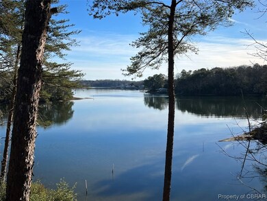 Beautiful views of Wilton Creek and the Piankatank