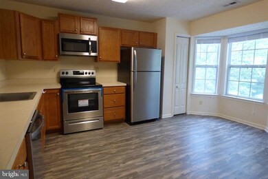 16334 Elkhorn Ln, Bowie, MD 20716 - photo 3