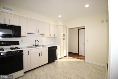 931 Rozel Ave, Southampton, PA 18966 - photo 3