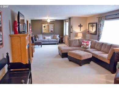 14100 SE Marsha Ct, Boring, OR 97009 - photo 4