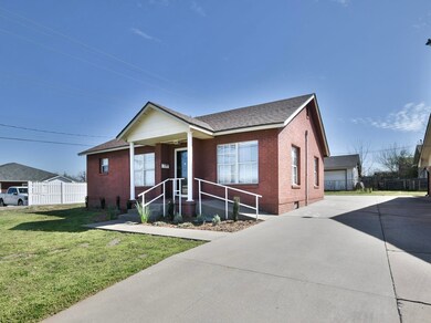 8 8 S 13th, Duncan, OK 73533 - photo 2