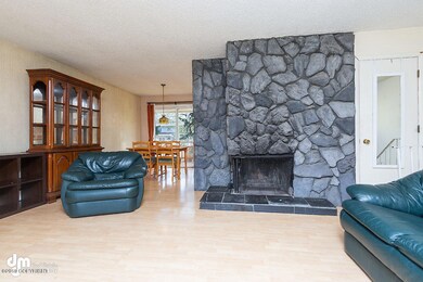Living Room_KI_IMG_3606-SMALL