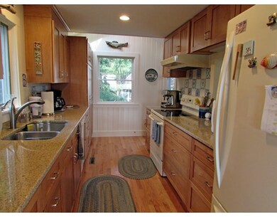21 Noyes Ave unit Winter, Mattapoisett, MA 02739 - photo 2