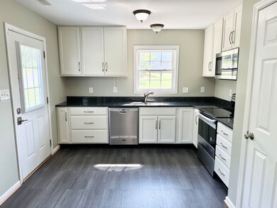 1528 3rd St, Waynesboro, VA 22980 - photo 4