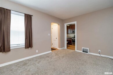 1915 4th St, Moline, IL 61265 - photo 3