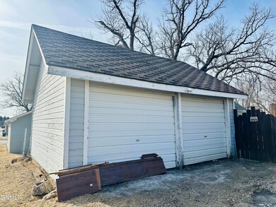 817 3rd Ave SE, Jamestown, ND 58401 - photo 5