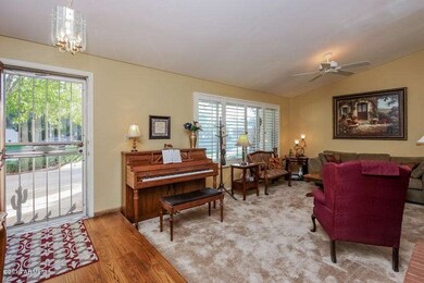 005-Living_Room-1333066-mls