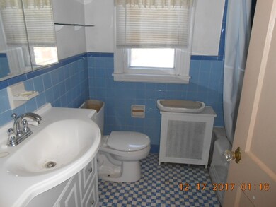 28 Kazbeck St, Indian Orchard, MA 01151 - photo 7