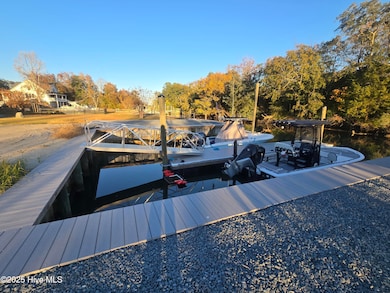 113 Mallard Dr, Hampstead, NC 28443 - photo 2