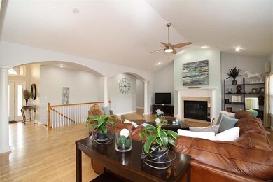 22 Seasons Ridge Ct, Maryville, IL 62062 - photo 4