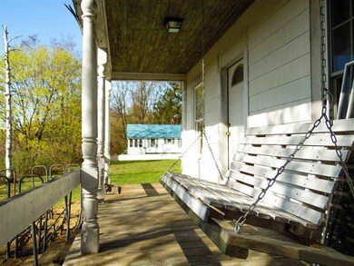 34 Nelson St, Franklin, NH 03235 - photo 3