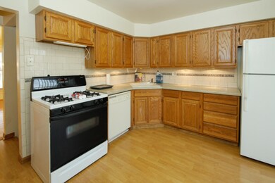 320 Locust St-105