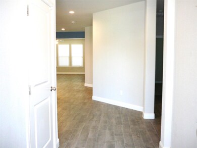 1532 Seabiscuit Dr, Granbury, TX 76049 - photo 3