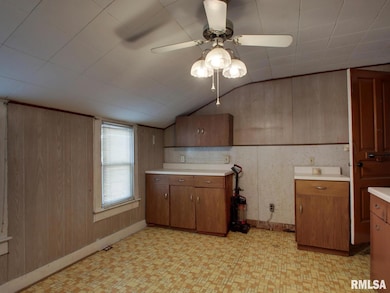 1029 N 11th St, Quincy, IL 62301 - photo 5