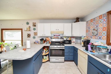 421 W 7th St, Canton, SD 57013 - photo 5