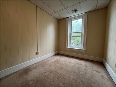 21 S Main St unit 301, Nazareth, PA 18064 - photo 4