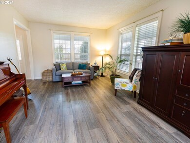 1380 10th St, West Linn, OR 97068 - photo 3