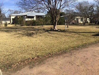 505 N Pecan St, Fredericksburg, TX 78624 - photo 5