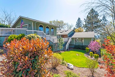 1770 NE Hillcrest Ln, Grants Pass, OR 97526 - photo 2