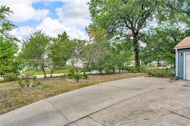 800 Madeline Ln, Lawrence, KS 66049 - photo 6