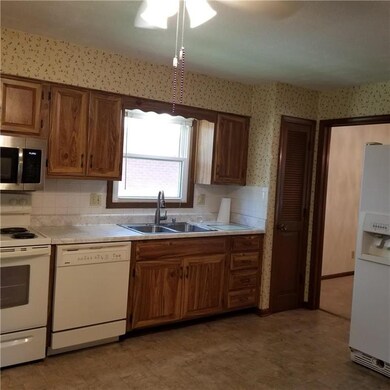 711 NW 10th St, Blue Springs, MO 64015 - photo 5