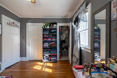 2717 30th St, Des Moines, IA 50310 - photo 6