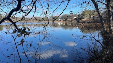 719 Overlook Dr, Winder, GA 30680 - photo 2