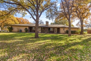 304 Trailwood Dr, Joshua, TX 76058 - photo 4