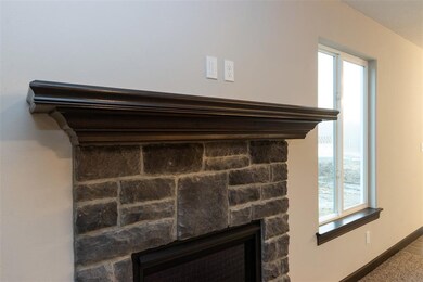 2126 Holly Meadow Ave SW, Cedar Rapids, IA 52404 - photo 2