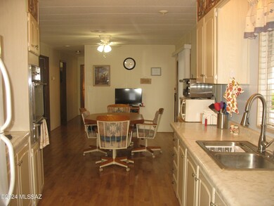 5810 Circle Z Kitchen 1