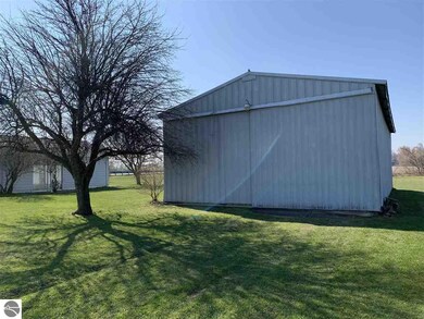 2512 S Baldwin Rd, Ithaca, MI 48847 - photo 5