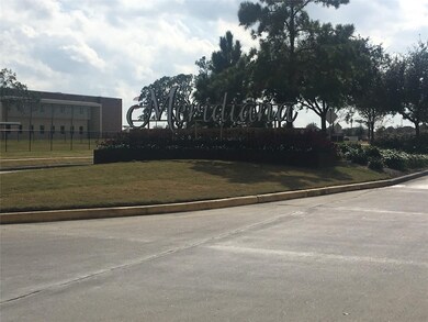 Entrance to Meridiana and school across the street