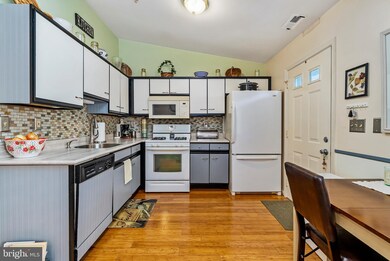 1825 Vincenza Dr unit H, Sykesville, MD 21784 - photo 6