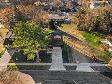 1032 Arlington Ave, Grand Haven, MI 49417 - photo 3